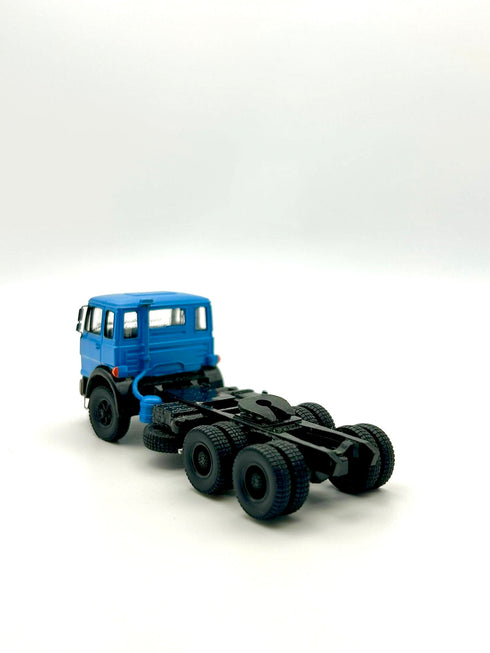 Fiat 300 Short Cab 3 Axle Mounted Tractor Blue with Black Frame
