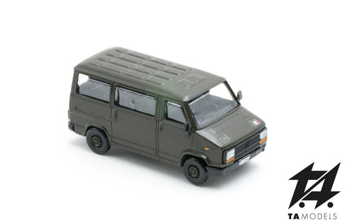 Fiat Ducato first series minibus short wheelbase low roof green ITALIAN ARMY scale H0 1:87