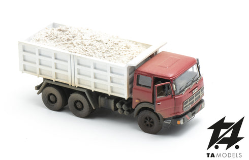 Fiat 697 invecchiato rosso con Cassone da Cava e sportello aperto scala H0 1:87