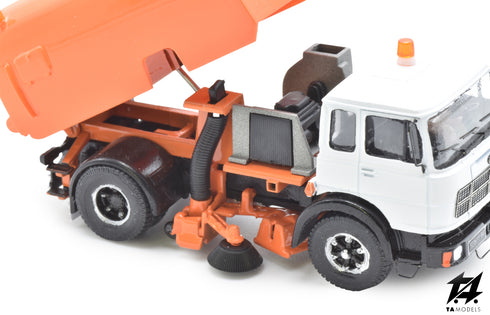 Fiat OM 160 street cleaning truck in 1:87 scale
