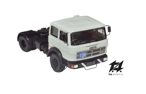684 2-axle mounted white tractor truck with black chassis