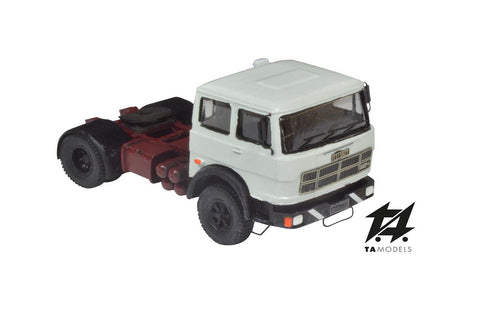 684 2-axle truck mounted on a white tractor with a red chassis