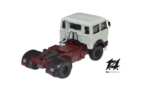 684 2-axle truck mounted on a white tractor with a red chassis