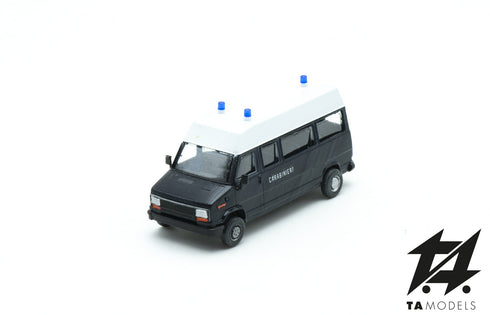Fiat Ducato first series long wheelbase van Carabinieri 1/87 H0