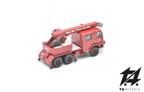 Fiat 300 firefighter crane truck, commemorative livery for the Bologna massacre, H0 scale 1:87