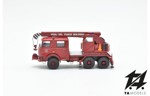 Fiat 300 firefighter crane truck, commemorative livery for the Bologna massacre, H0 scale 1:87