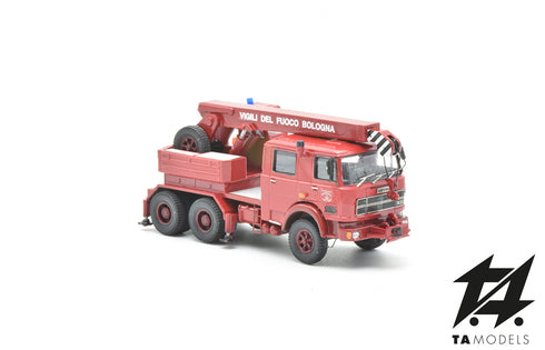 Fiat 300 firefighter crane truck, commemorative livery for the Bologna massacre, H0 scale 1:87