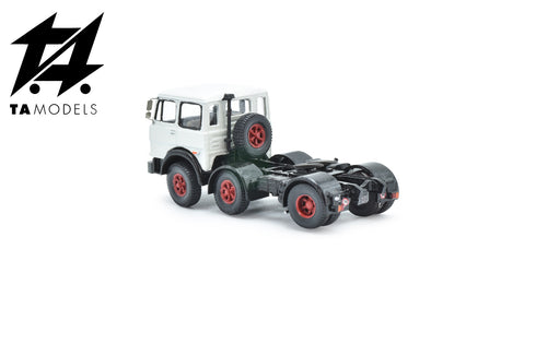 White Tractor-mounted 691 2+1 Axle Truck with Black Frame