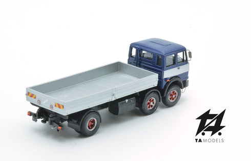 691 2+1 Axle Long Wheelbase Truck, Blue, with Aluminum Body and Silver Band
