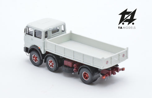 691 2+1 Axle Short Wheelbase Truck, White, with Ribbed Body