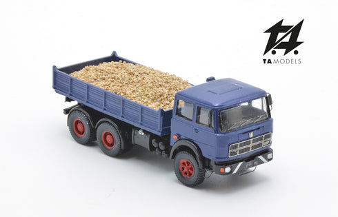 697 3-Axle Blue Mounted Truck with Box and Load