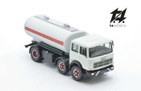 Truck 691 2+1 Axles Short Wheelbase Assembled White Black Frame with Tank