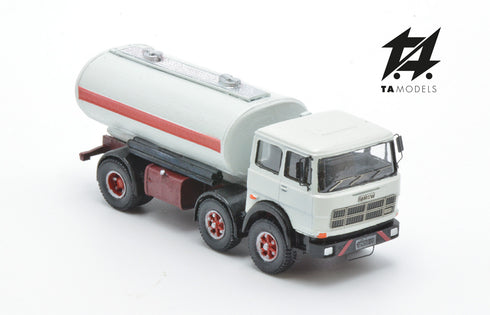 Truck 691 2+1 Axles Short Wheelbase Assembled White Red Frame with Tank