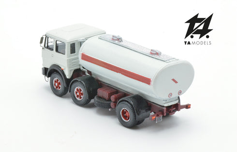 Truck 691 2+1 Axles Short Wheelbase Assembled White Red Frame with Tank