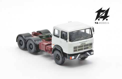 Fiat 697 T White with Red Chassis H0 Scale 1:87