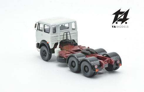 Fiat 697 T White with Red Chassis H0 Scale 1:87