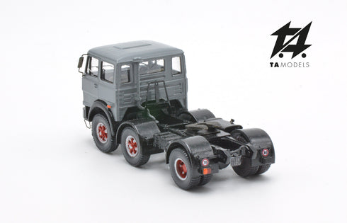 Camion 691 2+1 Assi Montato Trattore Grigio con Telaio Nero