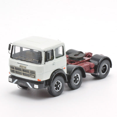 White Tractor-mounted 691 2+1 Axle Truck with Red Frame
