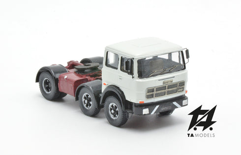 White Tractor-mounted 691 2+1 Axle Truck with Red Frame