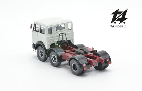 White Tractor-mounted 691 2+1 Axle Truck with Red Frame
