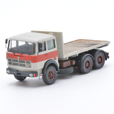 697 3-Axle Truck Assembled and Aged Grey with Red Band and Flatbed