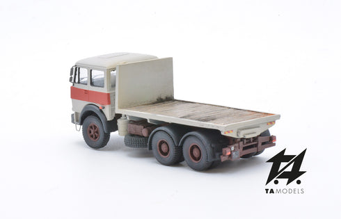 697 3-Axle Truck Assembled and Aged Grey with Red Band and Flatbed