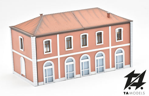 Flesh-pink five-light railway station, H0 scale 1:87